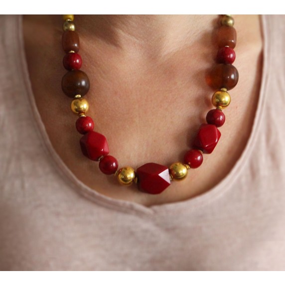 collier rouge dore equitable 